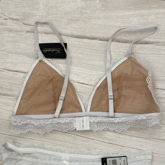 Fredericks Of Hollywood Caroline Lace Bra - Picture 5 of 6